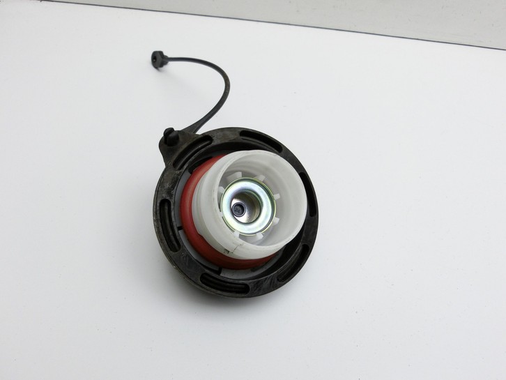 Hyundai I 30 GD 15-17 Tankdeckel Verschluss Tankverschluss Hyundai I 30 GD 15-17 30.10.2015 gebraucht Vorschau 3