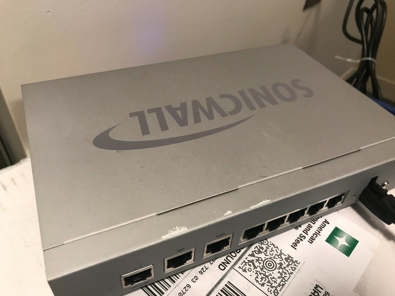 SONICWALL NSA 220 ~ Powers On