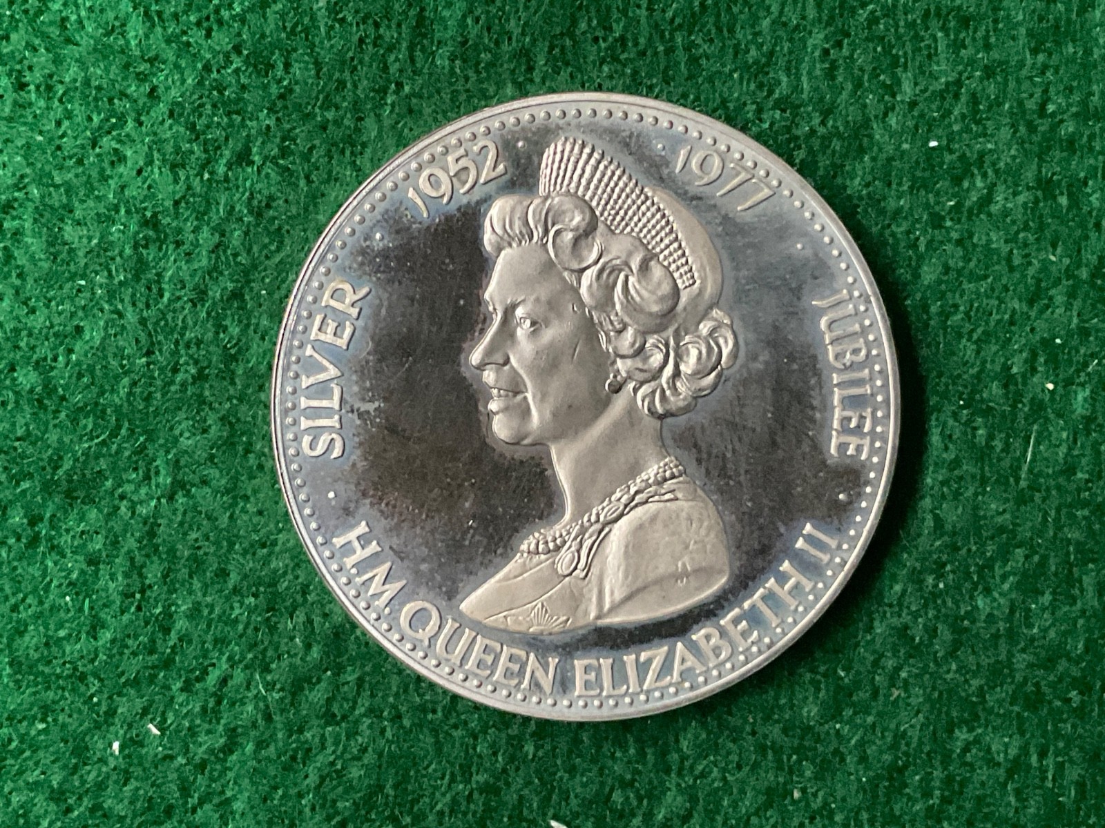 新国誠一 works 1952-1977 新国誠一 works 1952-1977 1952-1977 Queen Elizabeth II Silver
