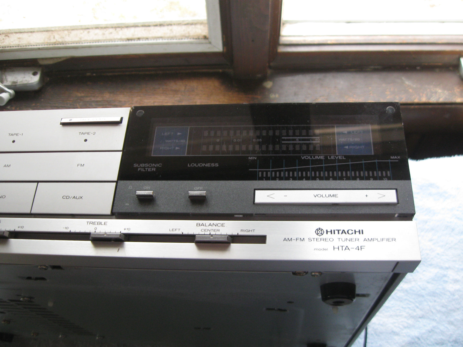 Vintage Hitachi AM-FM Tuner Amplifier Model HTA-4F 30 Watts