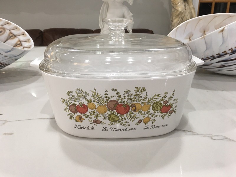 VINTAGE CORNING WARE 5 QUARTS CASSEROLE FOR RANGE AND MICROWAVE