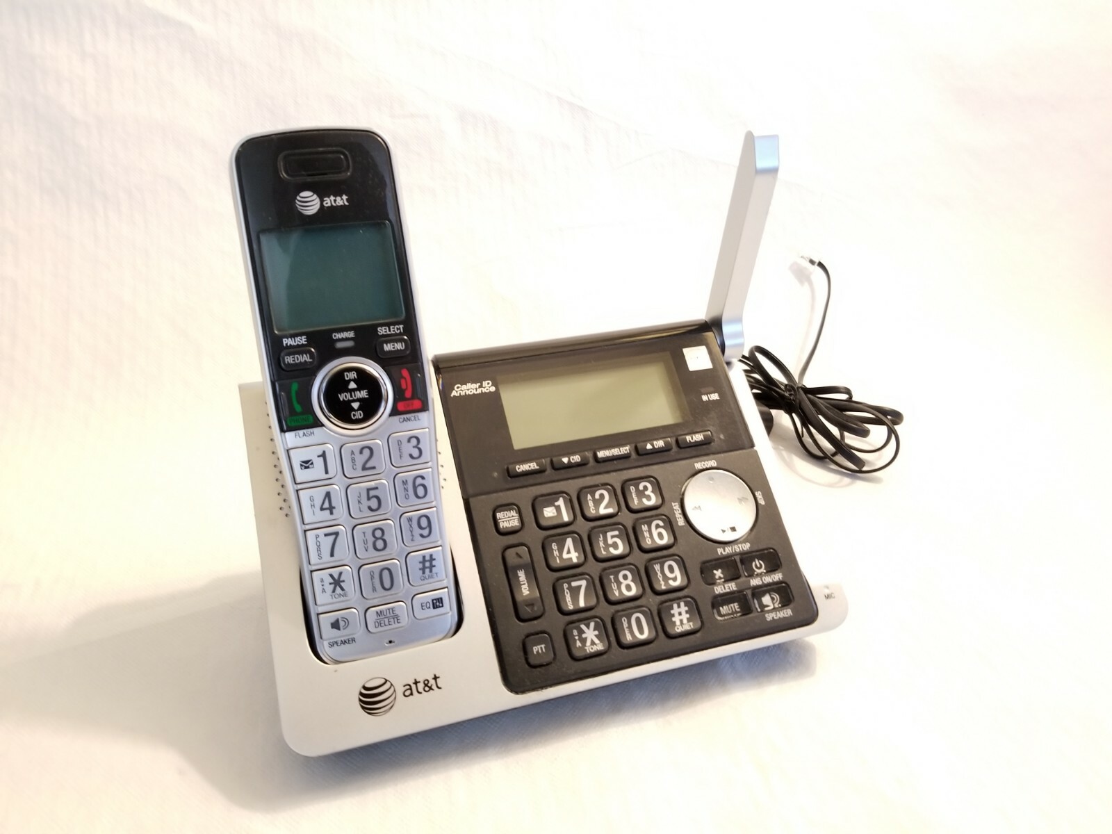 Купить Беспроводной телефон AT&T CL83464 DECT 6.0 CORDLESS PHONE BASE  STATION and Handset , цена 4 390 руб — (264223391668), США