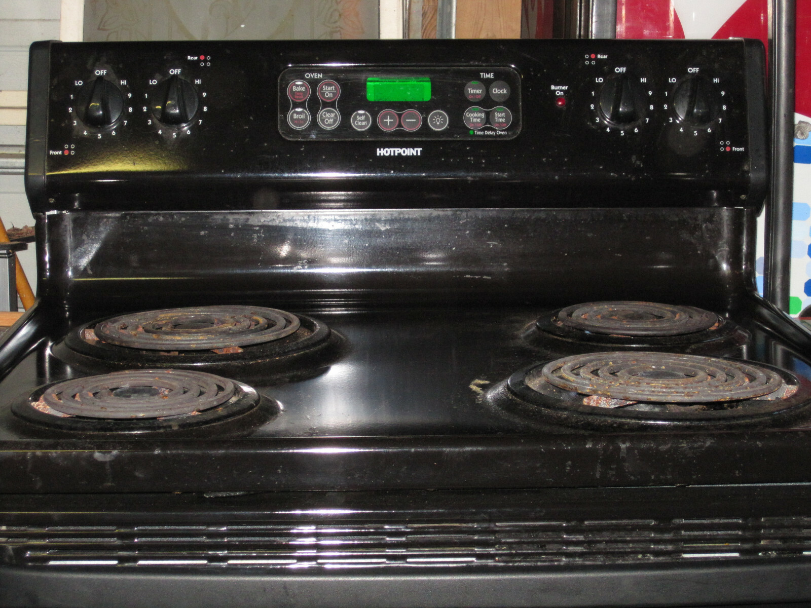 Hotpoint Electric Range 30 in. Free-Standing Self-Cleaning Black 5.3 cu. ft.