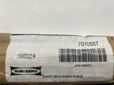 New Genuine OEM Subzero 7010567 Freezer Door Gasket in box