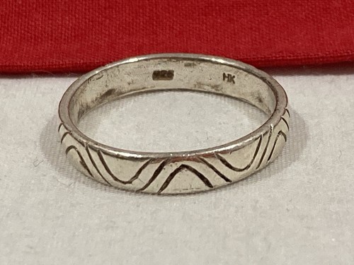 Vintage HK 925 Signed Solid Sterling Silver Etched Design Vintage HK 925 Signed Solid Sterling Silver Etched Design