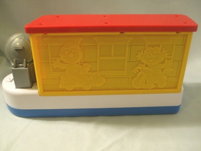 2004 SESAME STREET Workshop Pop Up Poppin Pals MUSICAL SINGING TOY