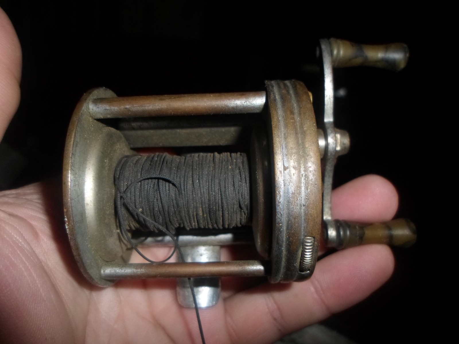 Precision level Winding fishing reel with engraving | eBay