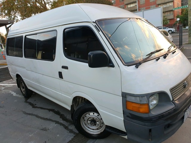 Toyota hiace 2002 Auto, high roof, 5 SEATS, Excellent ...