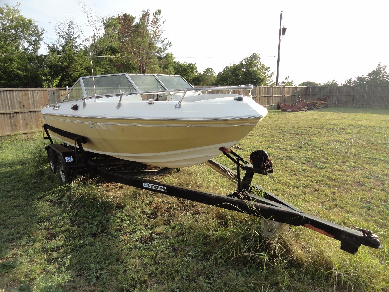 1977 Caravelle 19 Fiberglass Bowrider Chevy V8 Mercrusier 228 Shoreline Trailer