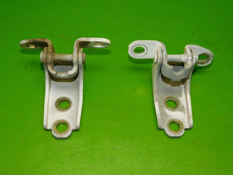 01-05 Civic sedan OEM passenger right front door hinges hangers mounts brackets