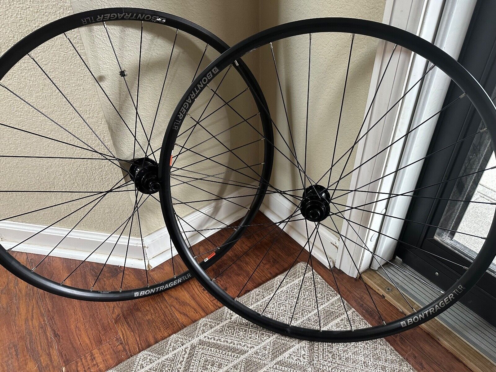 Bontrager Affinity TLR Road Bike Center Lock Disc Brake Bontrager Affinity TLR Road Bike Center Lock Disc Brake