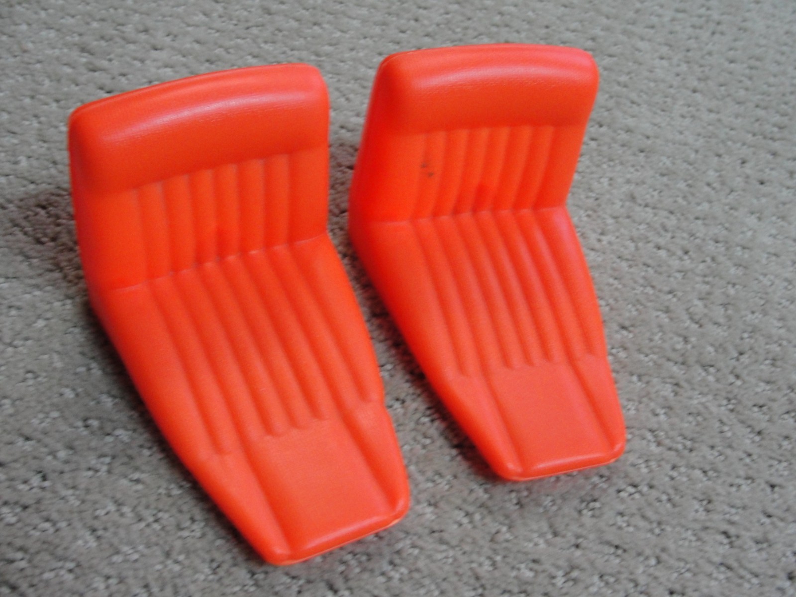 2 Vtg BARBIE STAR TRAVELER MOTOR HOME RV TOY CAMPER 1976 Driver Passenger Seats