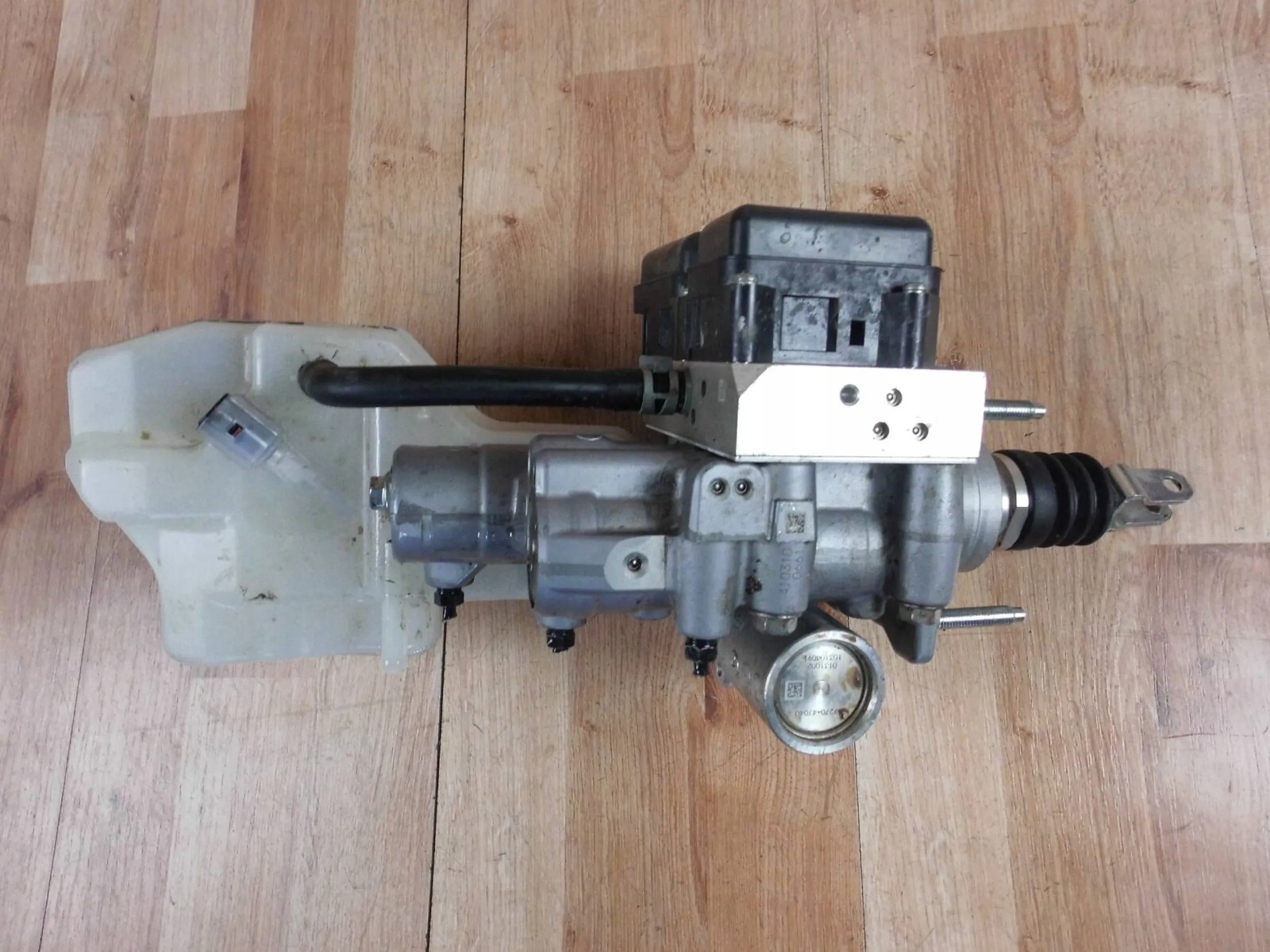 Toyota Camry XV70 pump buster brake modulator 47210-33720 | eBay