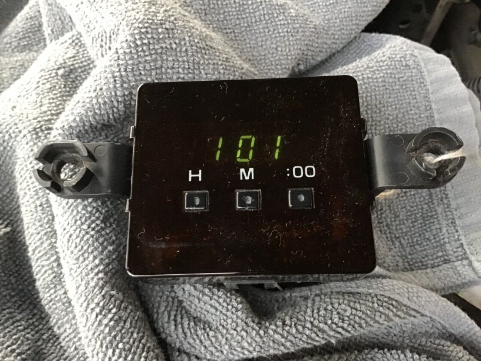 1995-1997 Toyota Landcruiser Land Cruiser Digital Clock 1995-1997 Toyota Landcruiser Land Cruiser Digital Clock