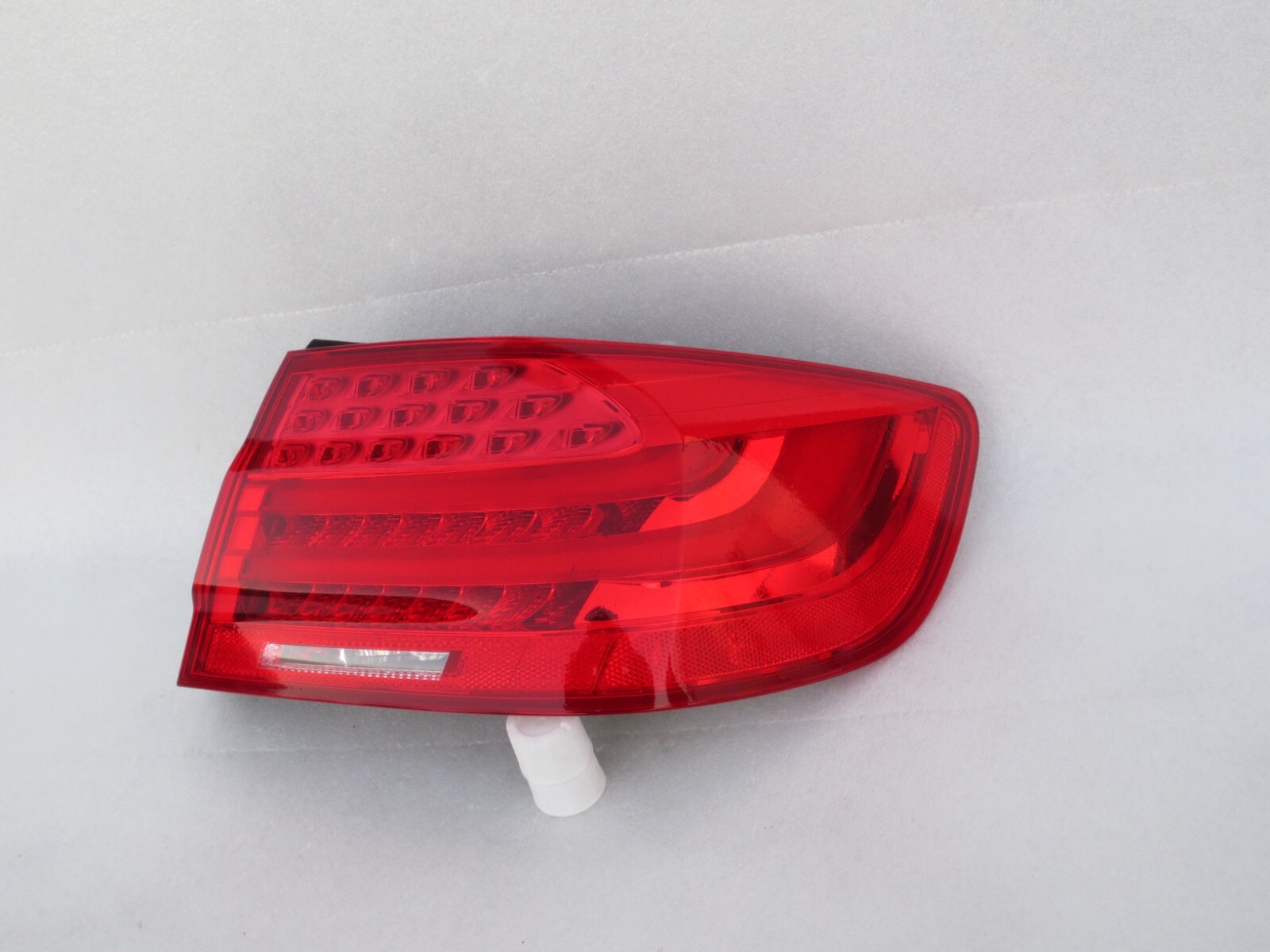 2011-2013 BMW 3 Series E92 LCI 2DR RIGHT Passenger OEM Outer LED Tail Light Lamp