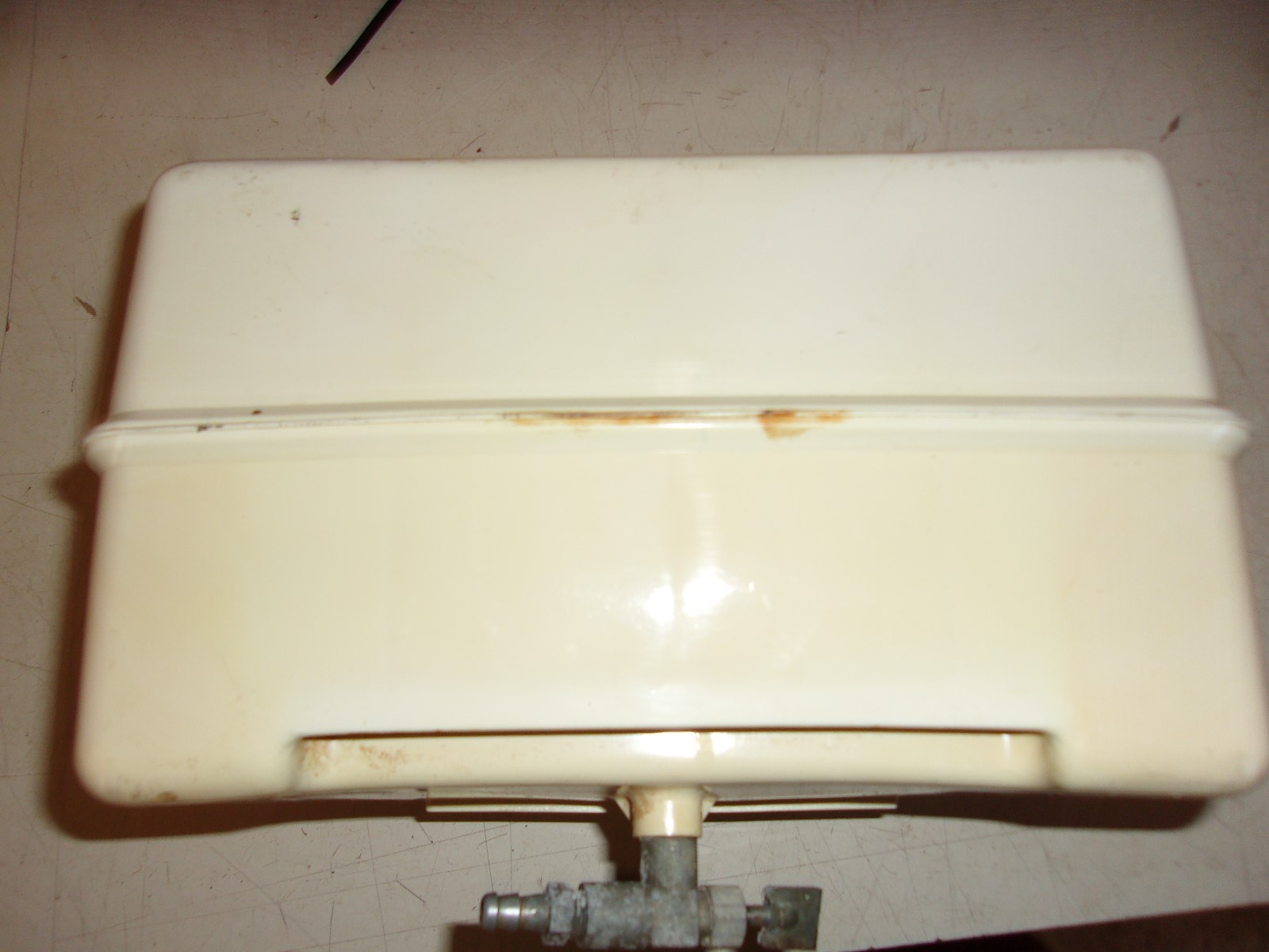Simplicity 860E fuel tank with brackets and shut off
