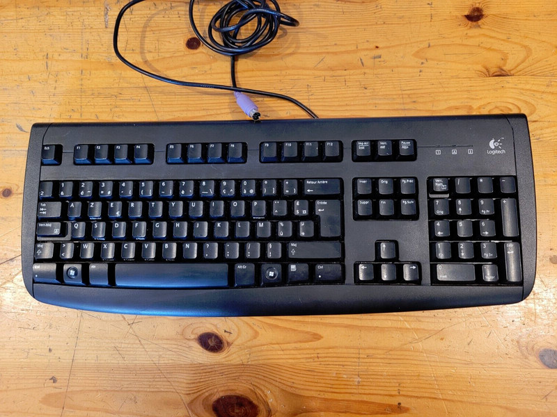 Clavier Fr Ps2 Logitech Y-San76 Azerty Deluxe 250 Keyboard Sans Support Pieds