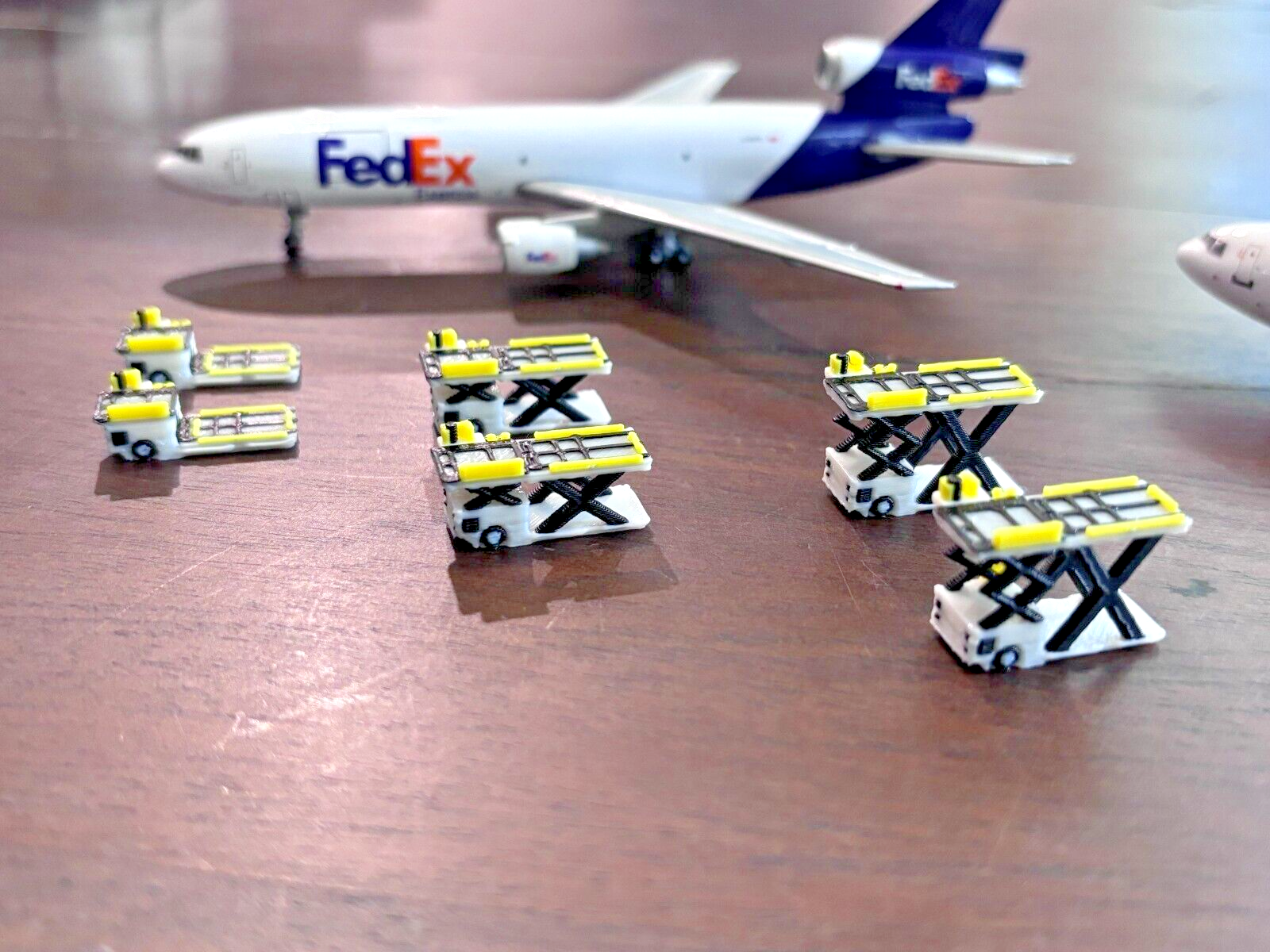 1:400 Model Airport Accessories - 6 Piece Airplane Cargo Loader Set (3D Printed)