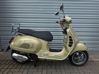 Piaggio Vespa GTS 125 75th Anniversary