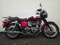TRIUMPH BONNEVILLE T100 ** SERVICE HISTORY - CENTRE STAND - FRESH MOT **