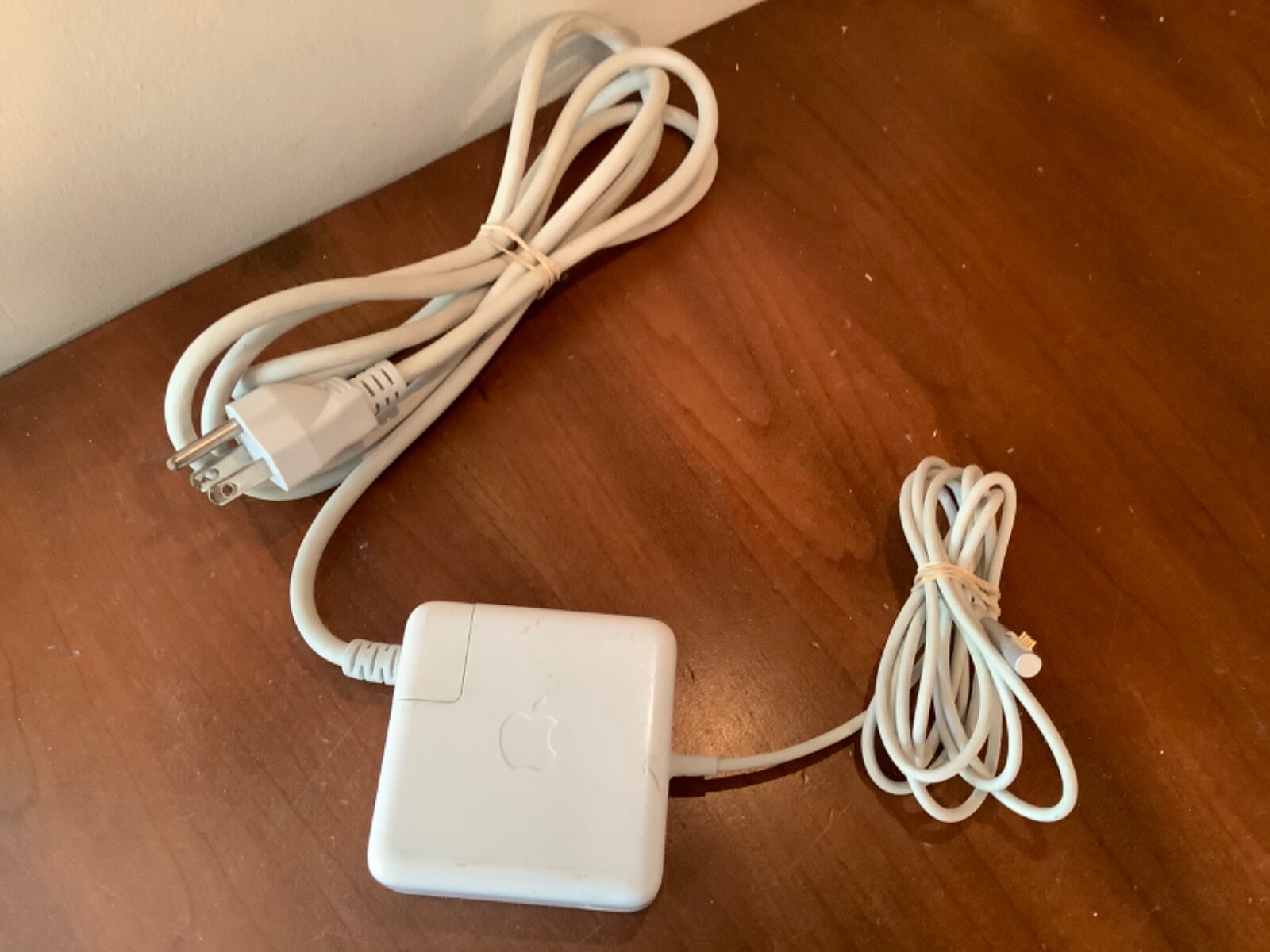 Genuine OEM Apple Mac ITE 4T18 E131881 Power Supply Charger