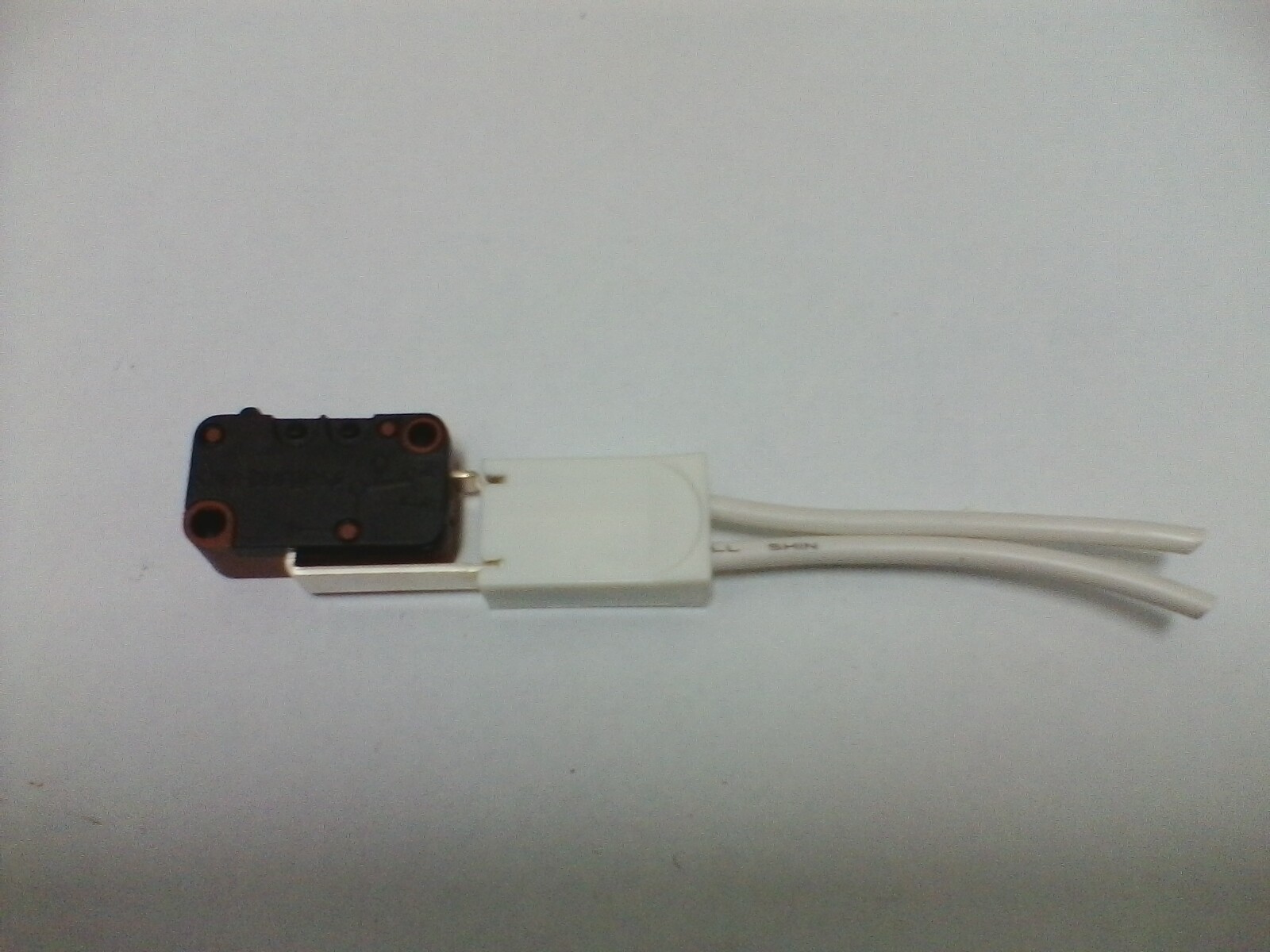 Frigidaire Electolux 5304516818 Dishwasher Door Latch Switch 154543901