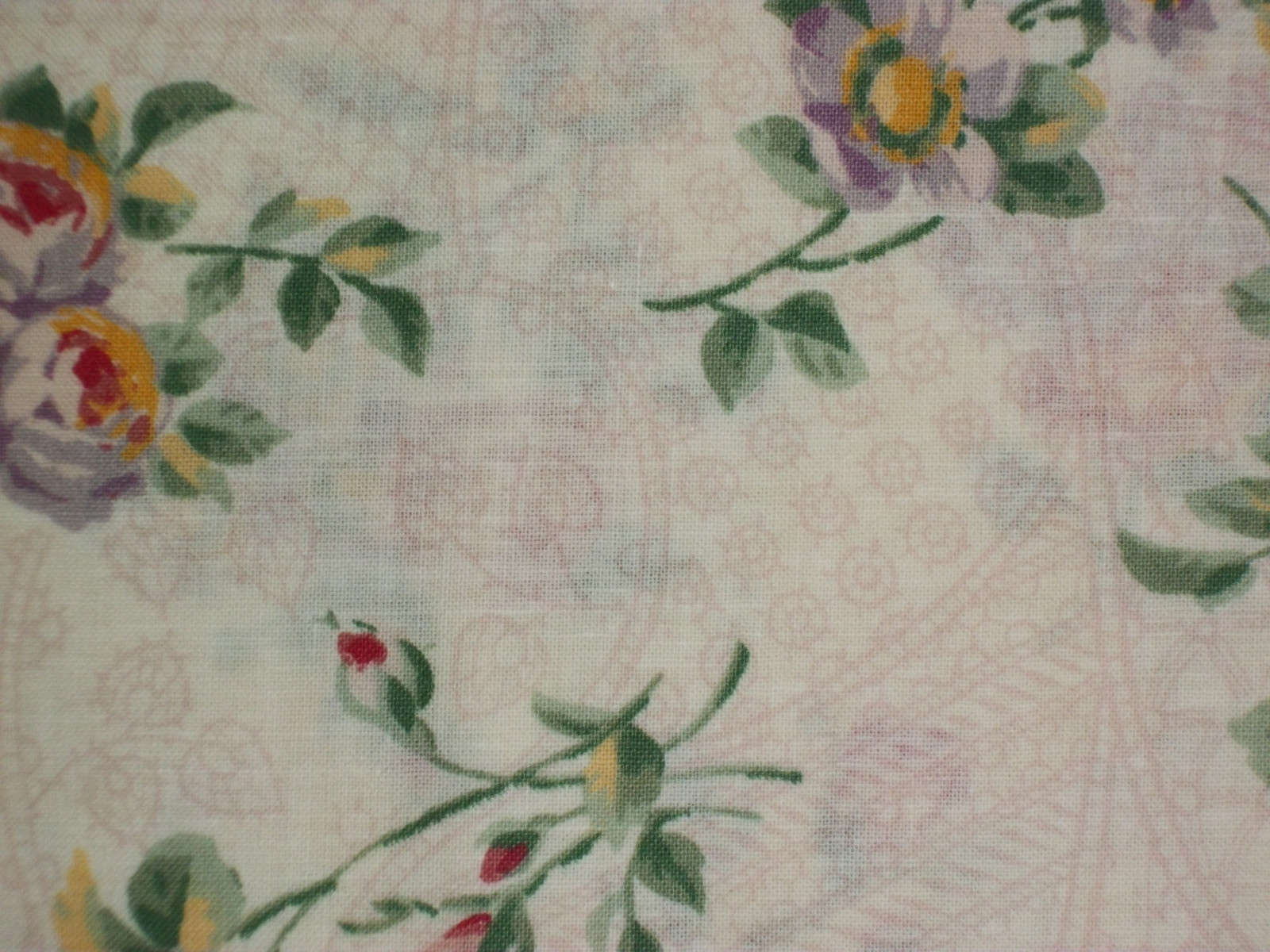 Vintage Red and Yellow Floral Roses on Cream~~Classic Country~~72 X 44   2 Yds