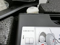 Mercedes CL203 C220 04-08 Wagenheber Werkzeug Pannenkompressor Dichtmittel Mercedes CL203 C220 04-08 04.07.2006... Vorschau 8