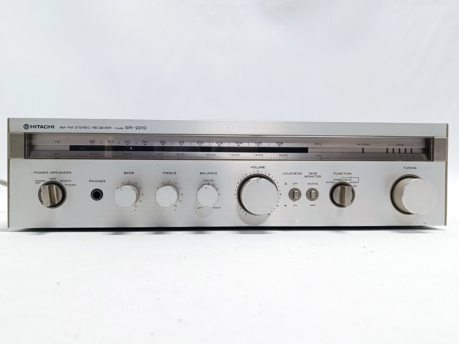 Vintage Hitachi SR-2010 AM/FM Stereo Amplifier / Receiver