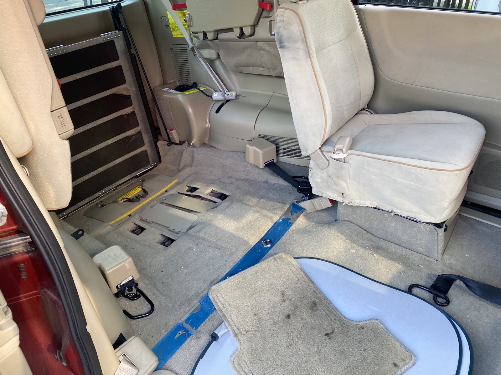 NISSAN SERENA C25 WRECKING WHOLE CAR - thumbnail 8