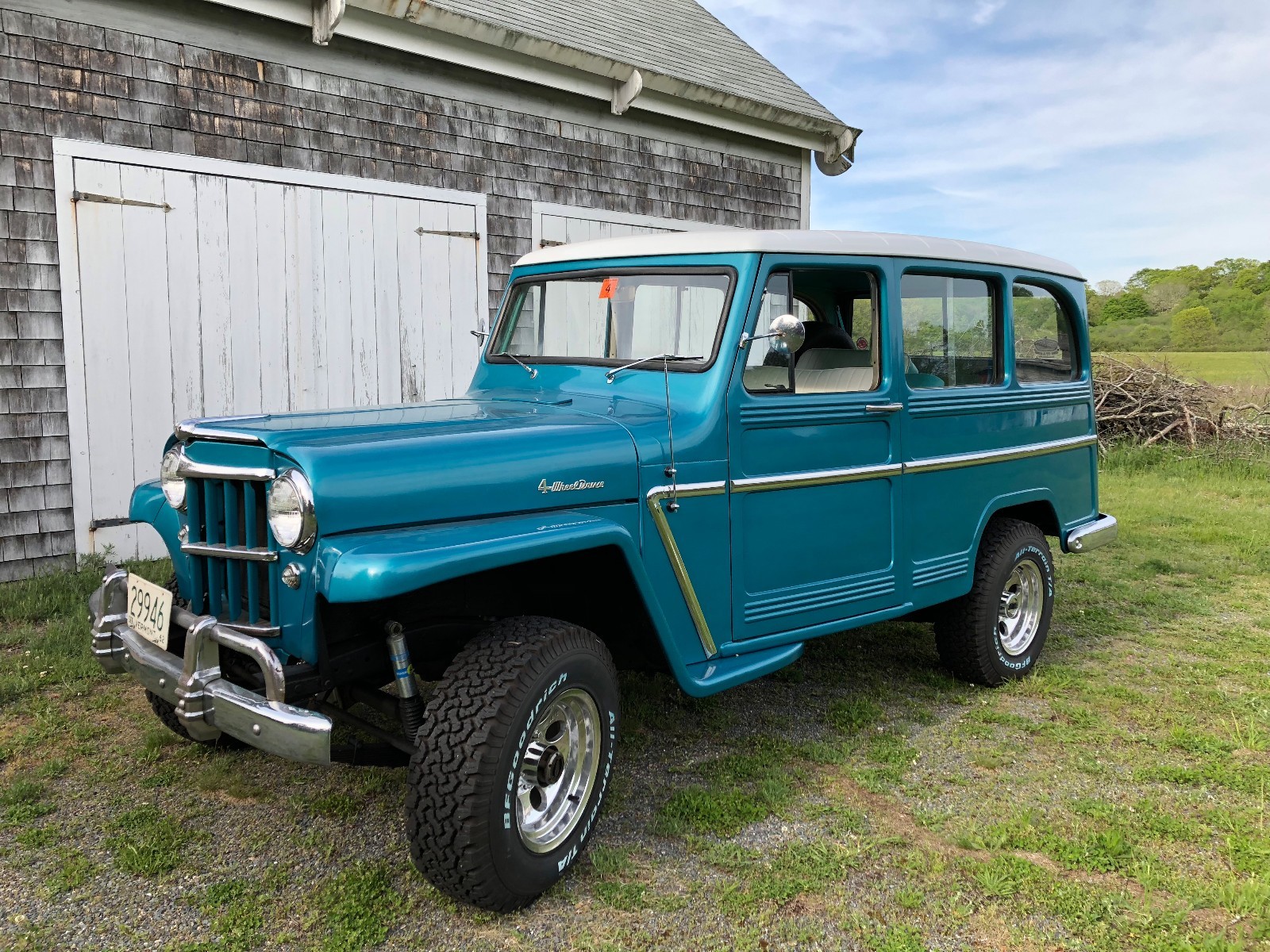 1962 Willys Station Wagon 1962 WILLYS JEEP WAGON, GORGEOUS COLOR COMBO! LOTS OF RECENT SERVICE!!