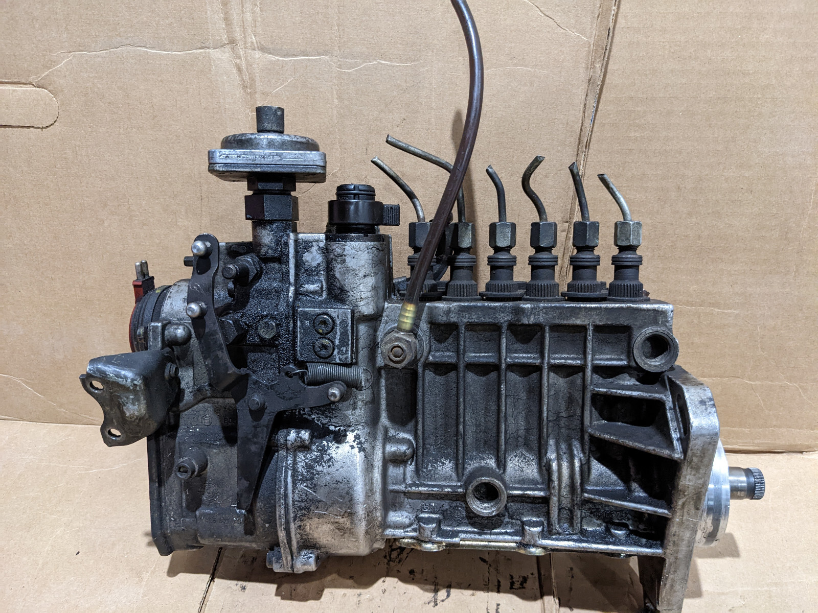 Mercedes W124 W126 Diesel Fuel Injection Pump 6030701001 6 Cylinder