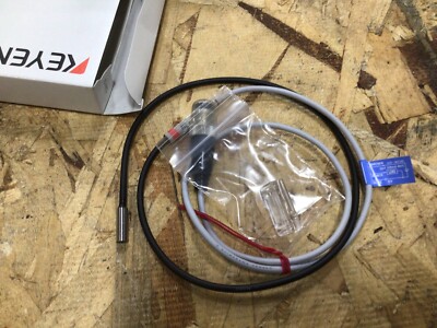 NEW IN BOX KEYENCE SENSOR EM-054P 