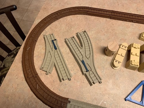 Thomas the Train Plastic Track Lot 77 pieces Plus Train