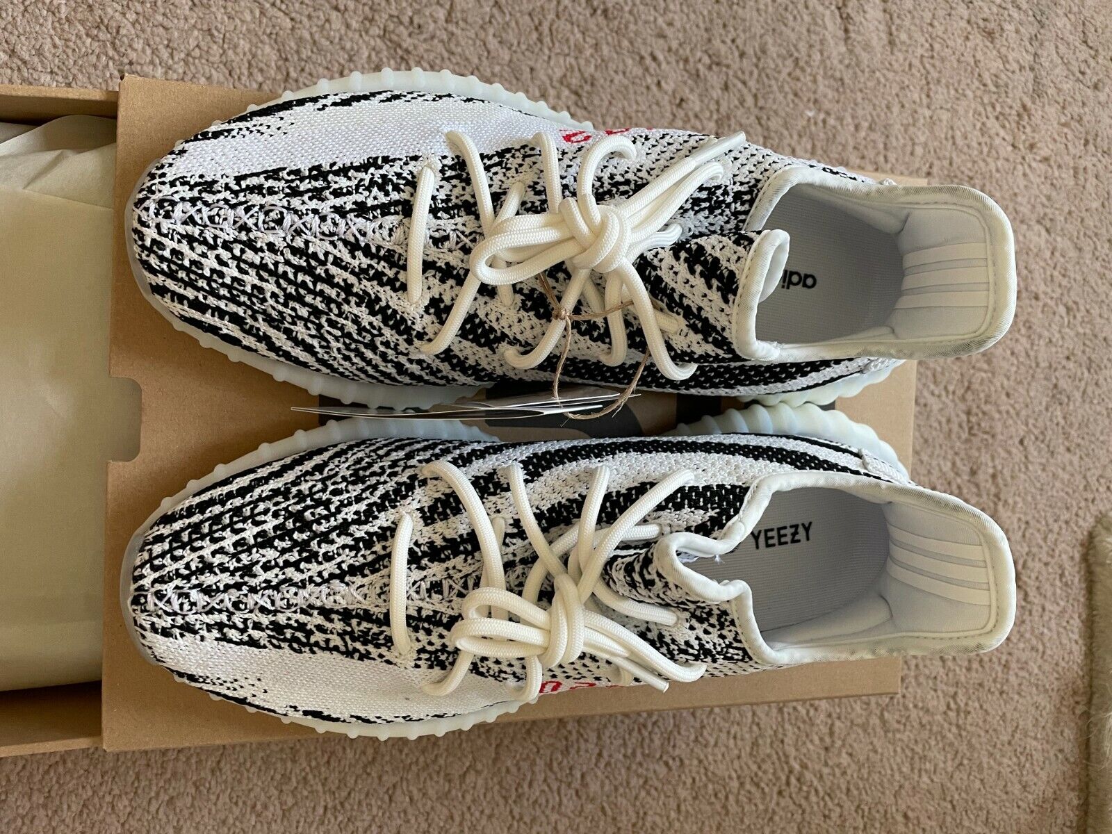Adidas Yeezy Boost 350 V2 Zebra CP9654 UK 9.5 / US 10 / EU Adidas Yeezy Boost 350 V2 Zebra CP9654 UK 9.5 / US 10 / EU