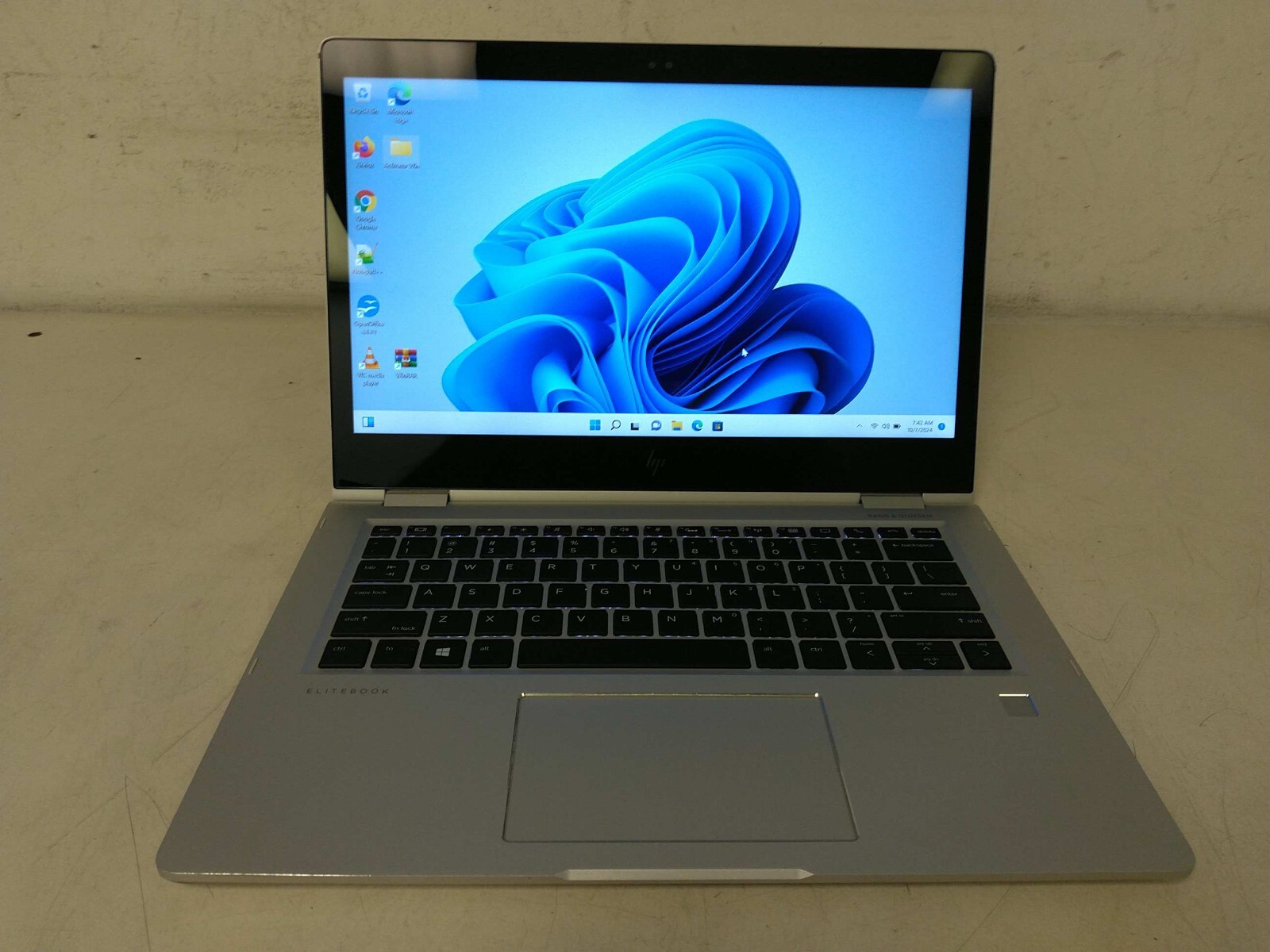 HP elitebook x360 i5-7200U 2.50GHz 8GB RAM 256GB SSD Charger HP elitebook x360 i5-7200U 2.50GHz 8GB RAM 256GB SSD Charger