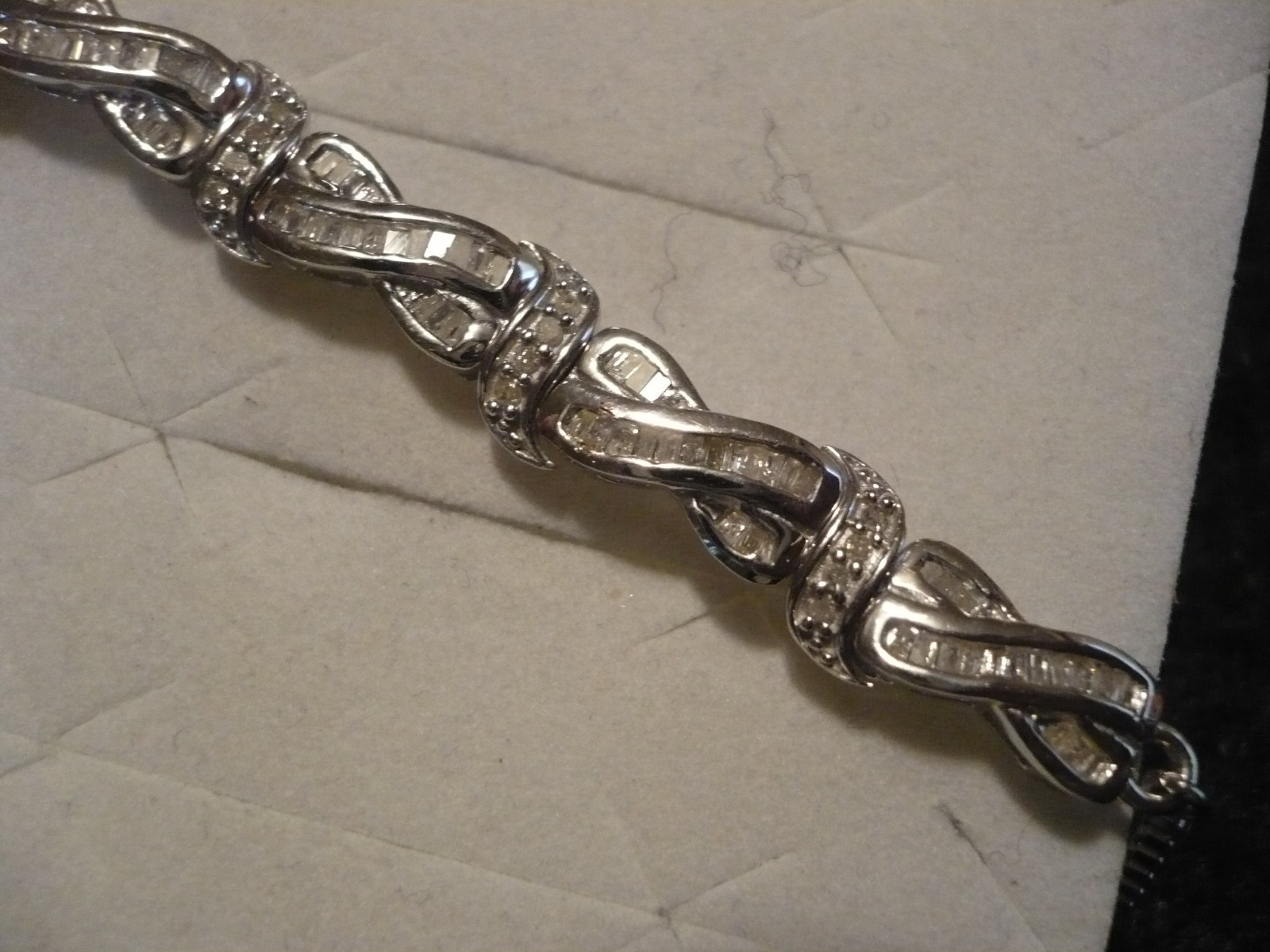 White Diamond Bracelet 106 diamonds(Rnd & Bag.) .90tcw MSRP$1799