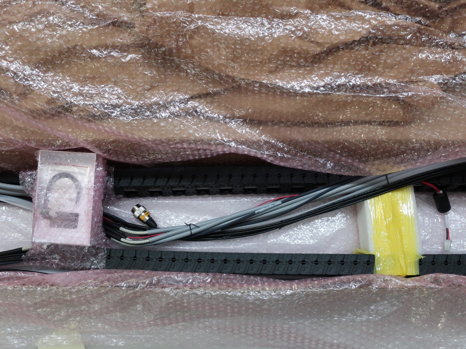 HP Genuine CH154-67034 - Track assembly for use with the Scitex FB950 printer *8