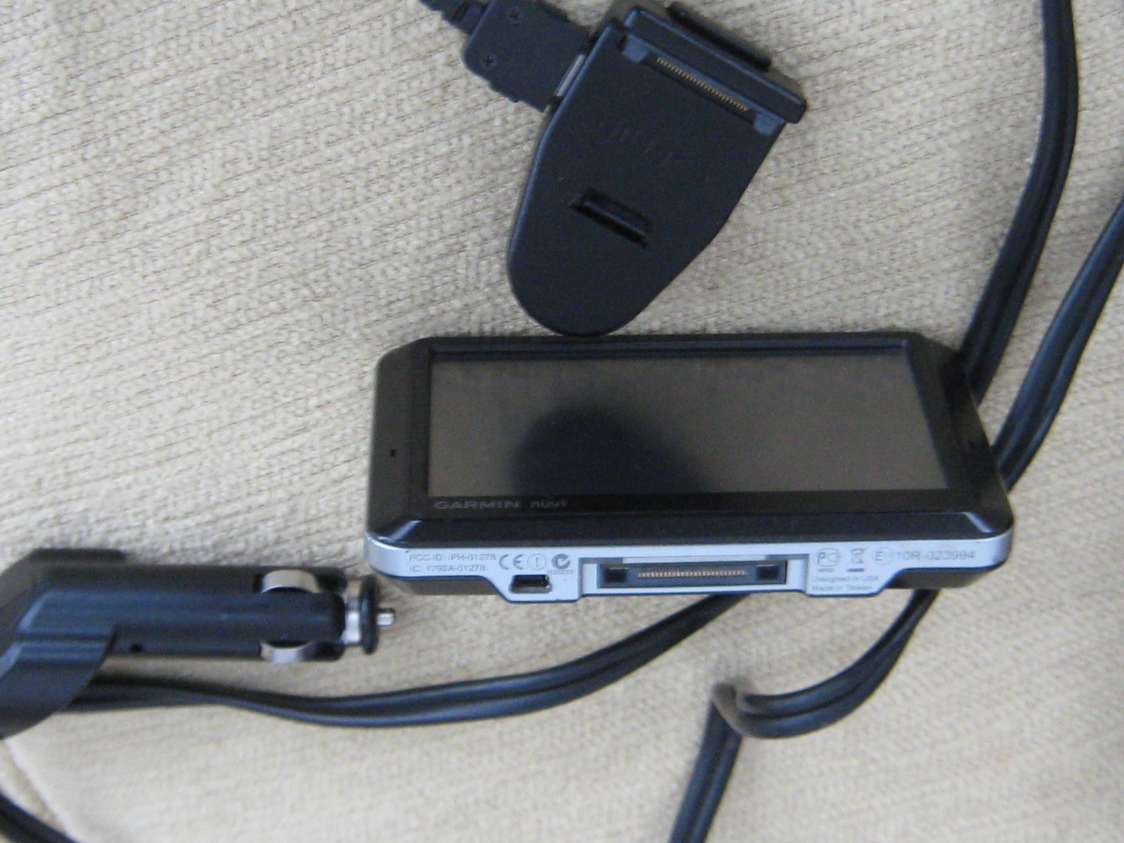 Garmin Nuvi 10R-023994 Mountable Portable GPS w/car charger - North America
