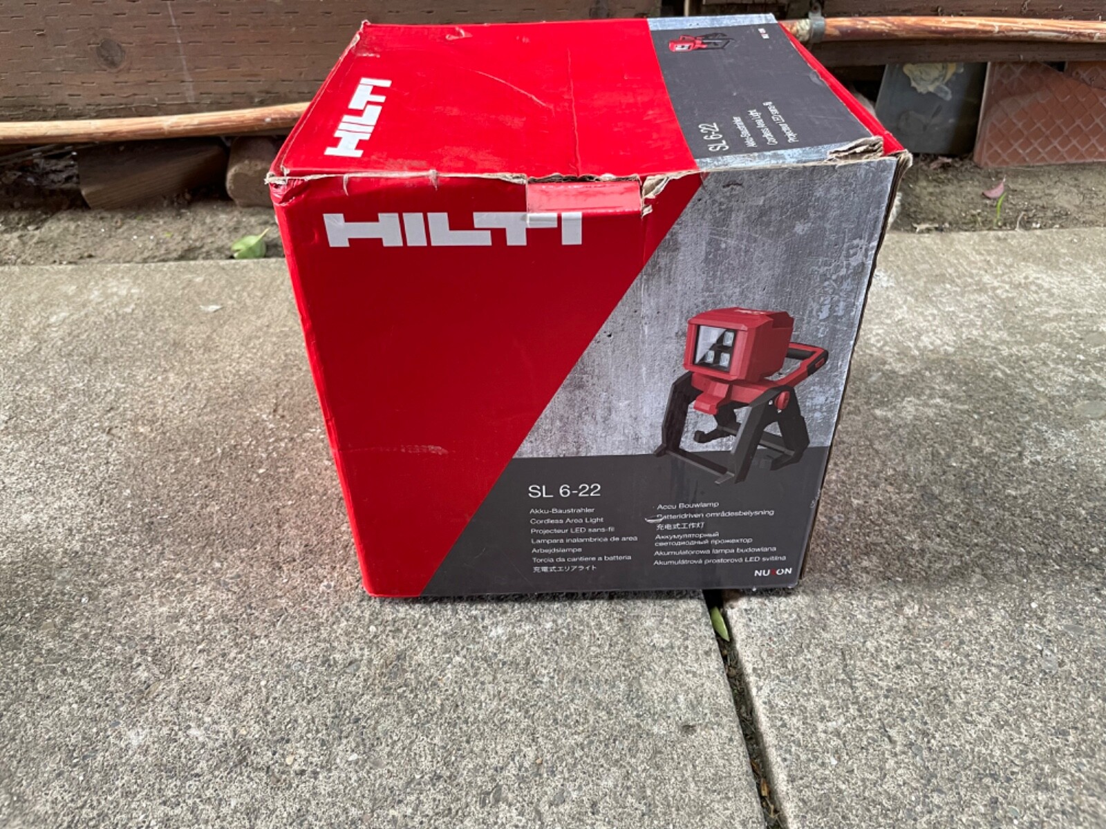 HILTI SL 6-22 NURON Cordless 22 Volt 3000 Lumens Area Task HILTI SL 6-22 NURON Cordless 22 Volt 3000 Lumens Area Task