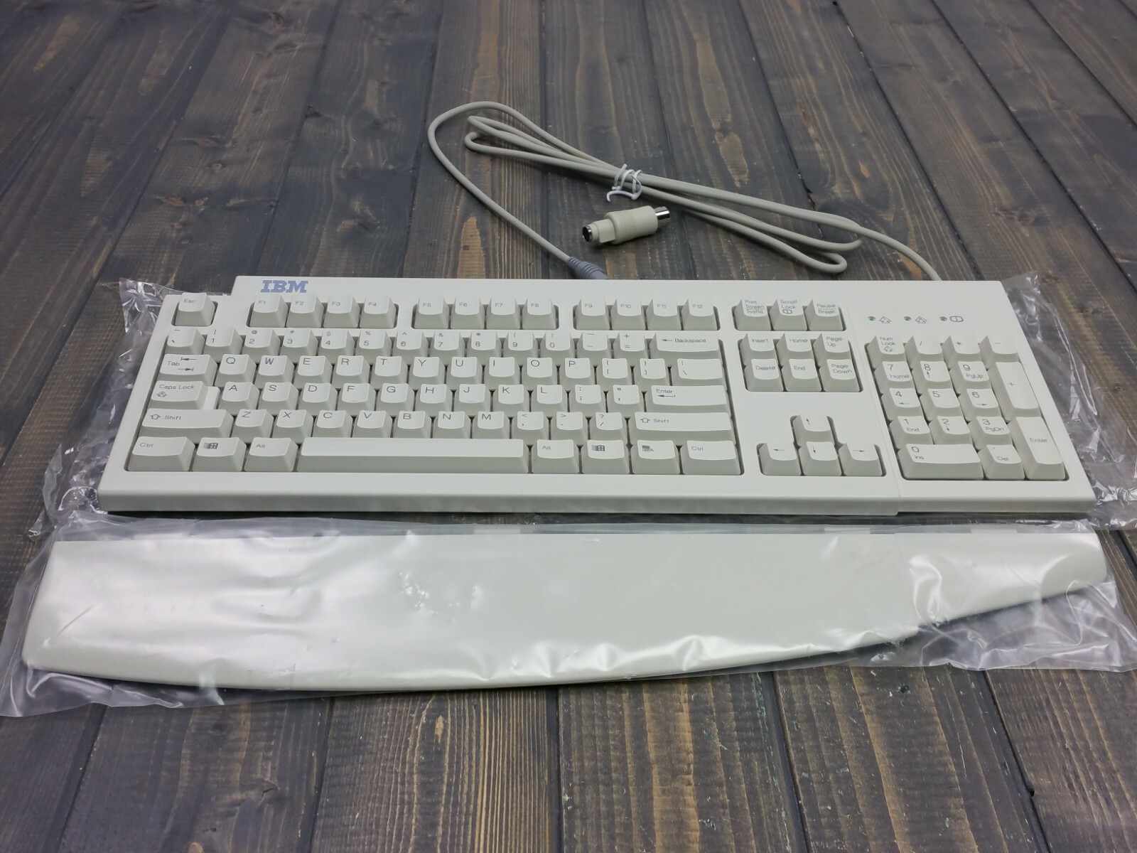 出回りほぼなし貴重品IBM PS2キーボード・マウスセットKB-7953 出回りほぼなし貴重品IBM PS2キーボード・マウスセットKB-7953