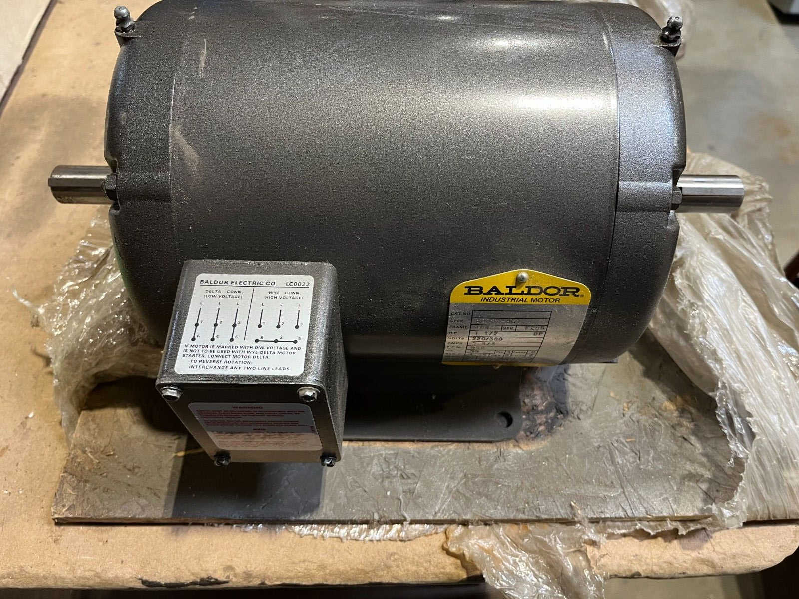 Baldor Dual Shaft Motor 36B24-351 1-1/2 HP 220/380 Volts