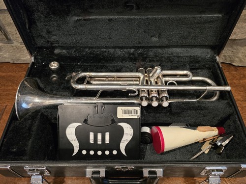 Yamaha Bbトランペット YTR-4325G ハードケース付 #2067 Yamaha Bbトランペット YTR-4325G ハードケース付 #2067 Yamaha