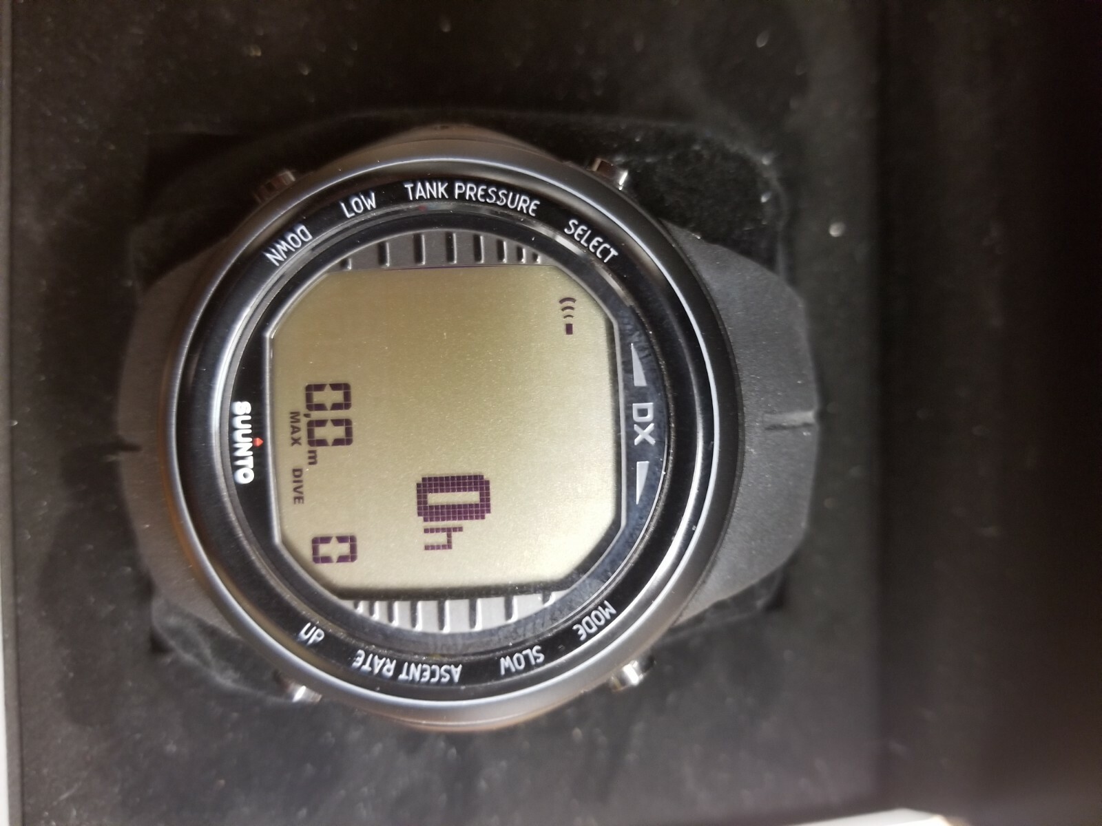 Suunto DX Black Titanium w/USB and Wireless Tank Transmitter