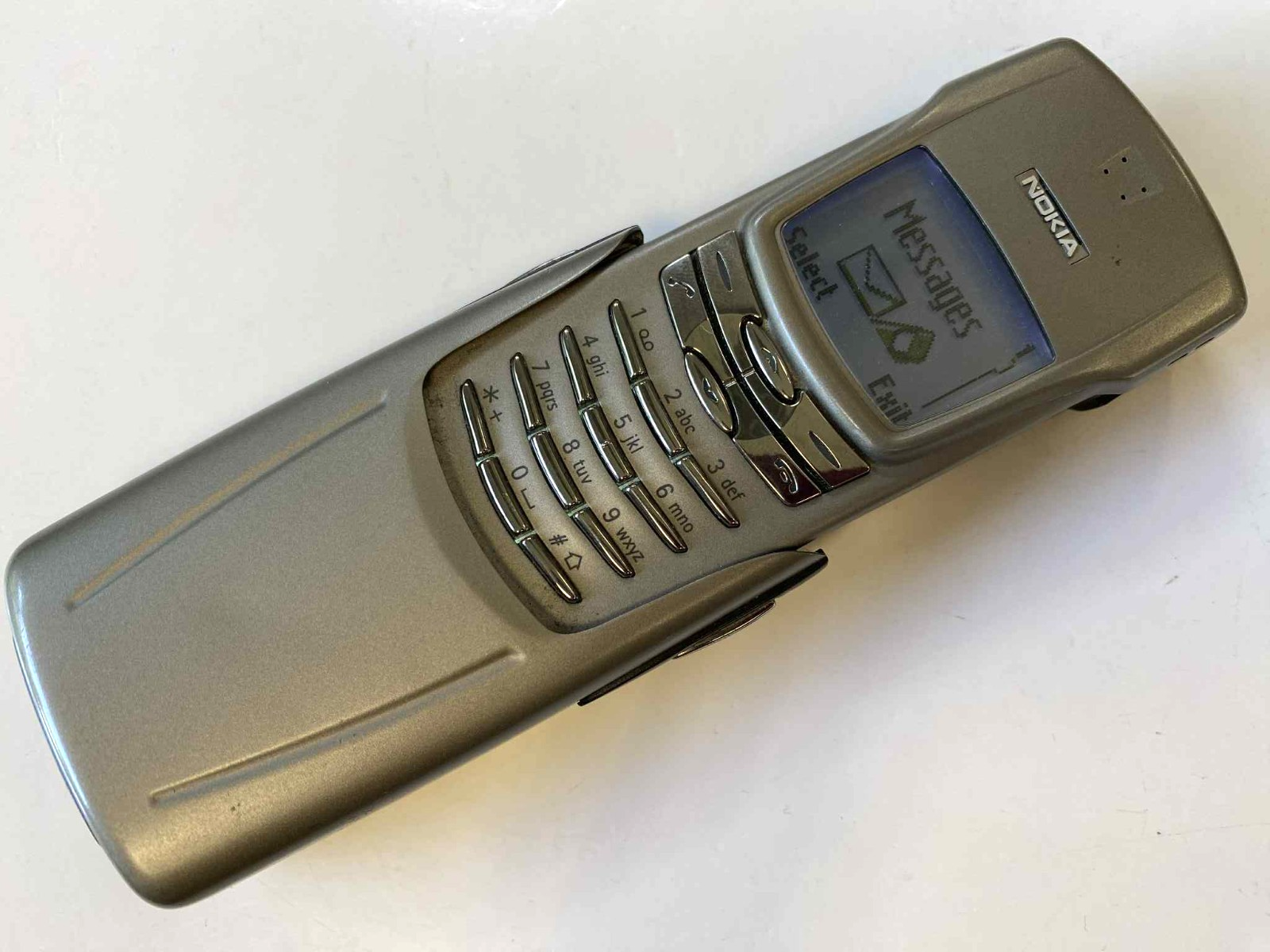 Nokia NHM-4NX 8910 チタン スライド式 本体他 Nokia NHM-4NX 8910 チタン スライド式 本体他