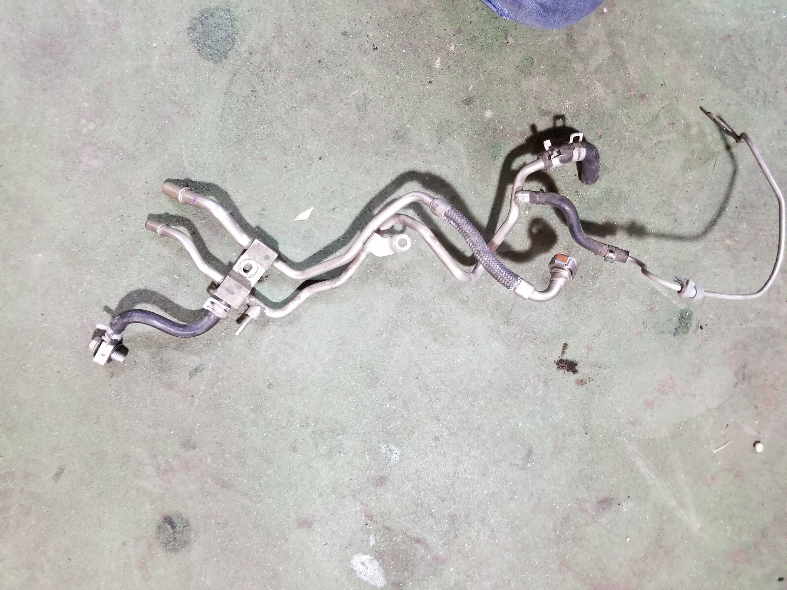 L5P 6.6L DURAMAX GM FUEL FEED AND RETURN LINES  12707895 - Picture 1 of 6