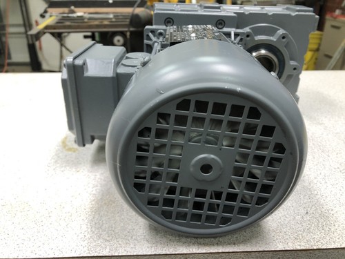 Lenze Motor GFL04-2M SCR 071C32 with Gearbox EN60034