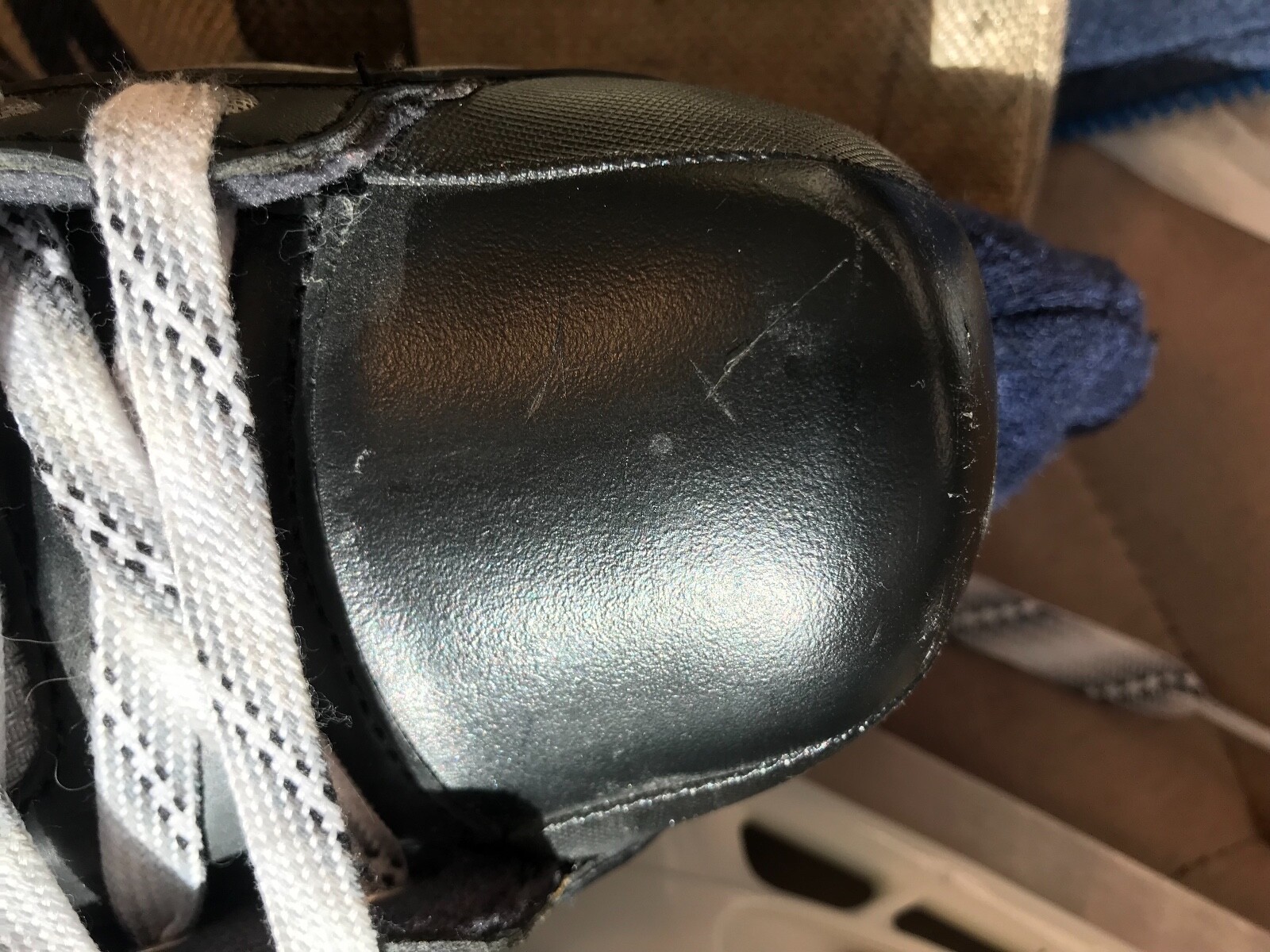 Kids Ice Hockey Skates Size 3.5 Bauer Supreme One60