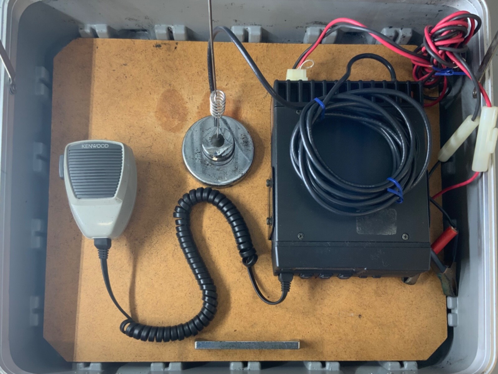 Kenwood TK-930 800 mHz Portable Ham Radio Two Way Walkie