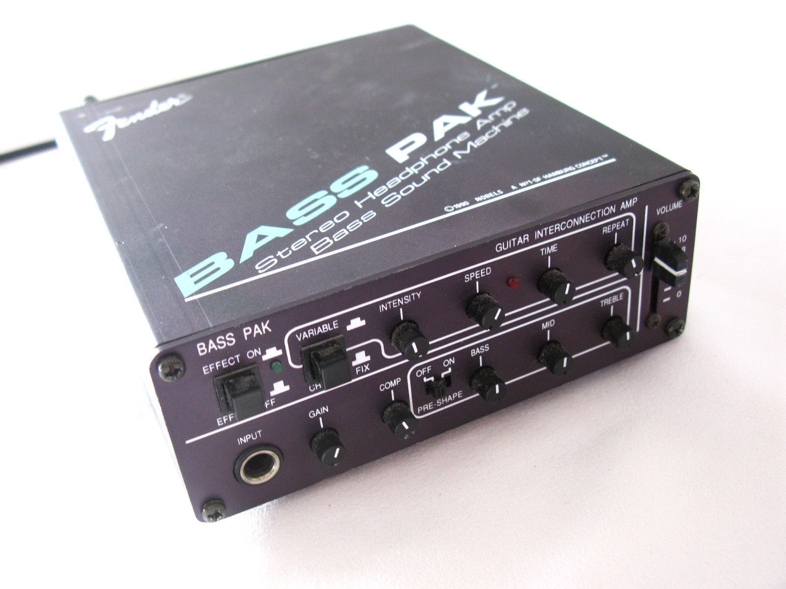 Fender BASS PAK Solid State Guitar Amp 1 Watt w/ fender Headphones 0239005000